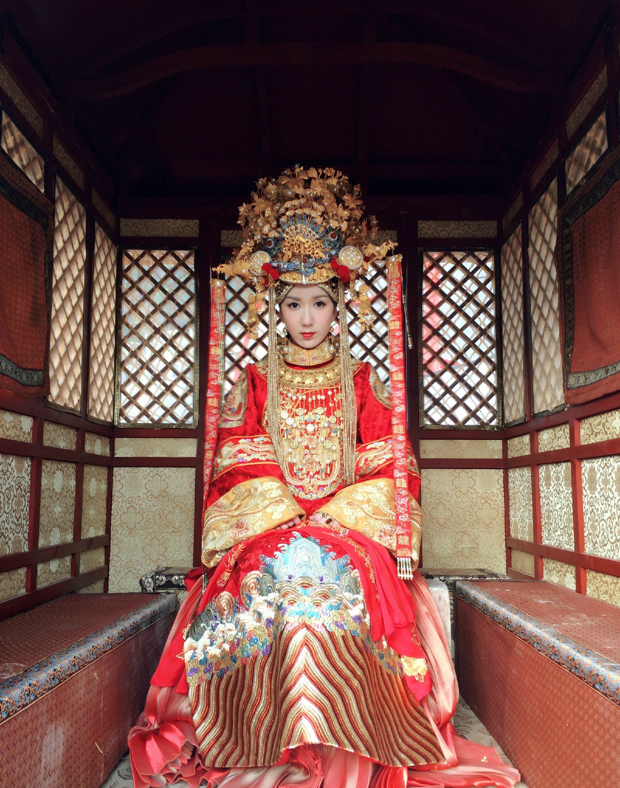  p>娄艺潇(loura),1988年12月27日出生于辽宁省 a target="_blank"