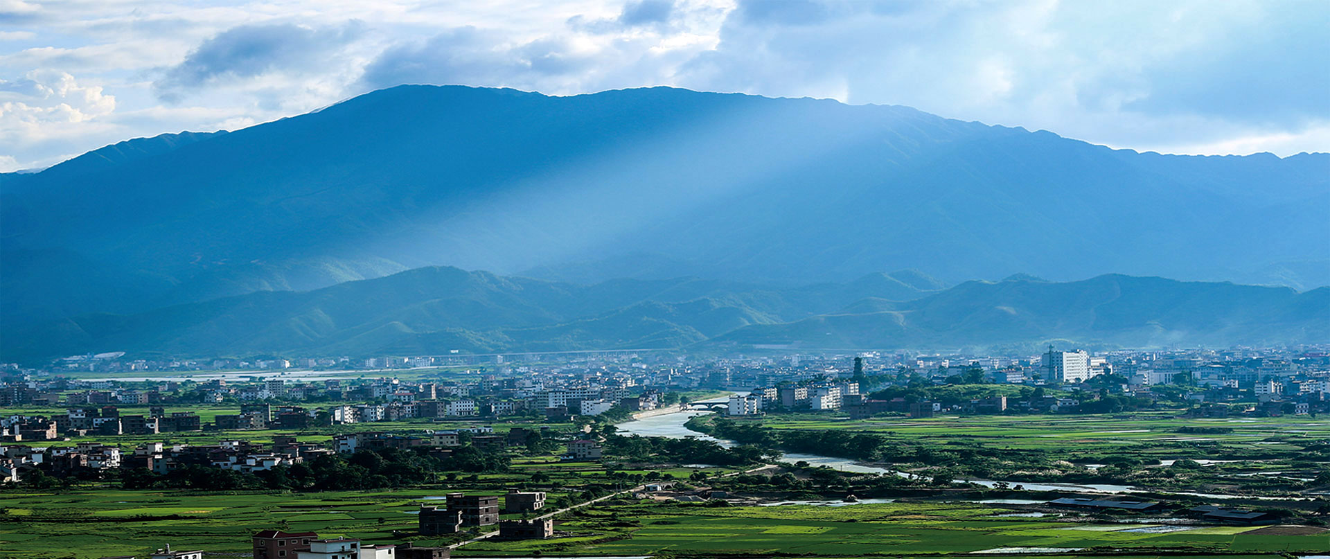  p>蓝山县,湖南省 a target="_blank" href="/item/永州市/3111713"