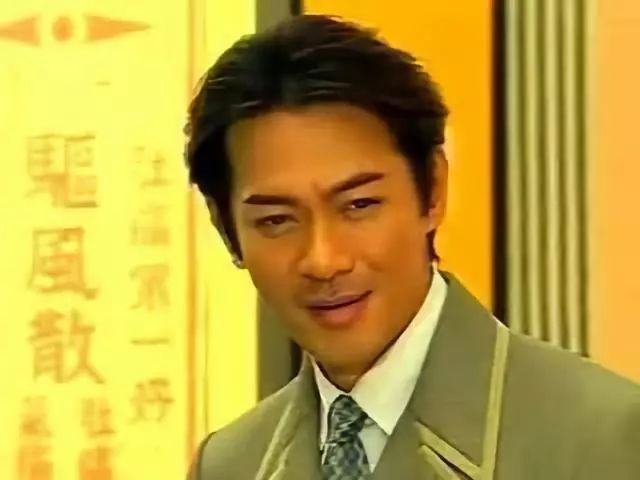 曾经的TVB当家帅哥江华，退隐后依旧潇洒_百科TA说