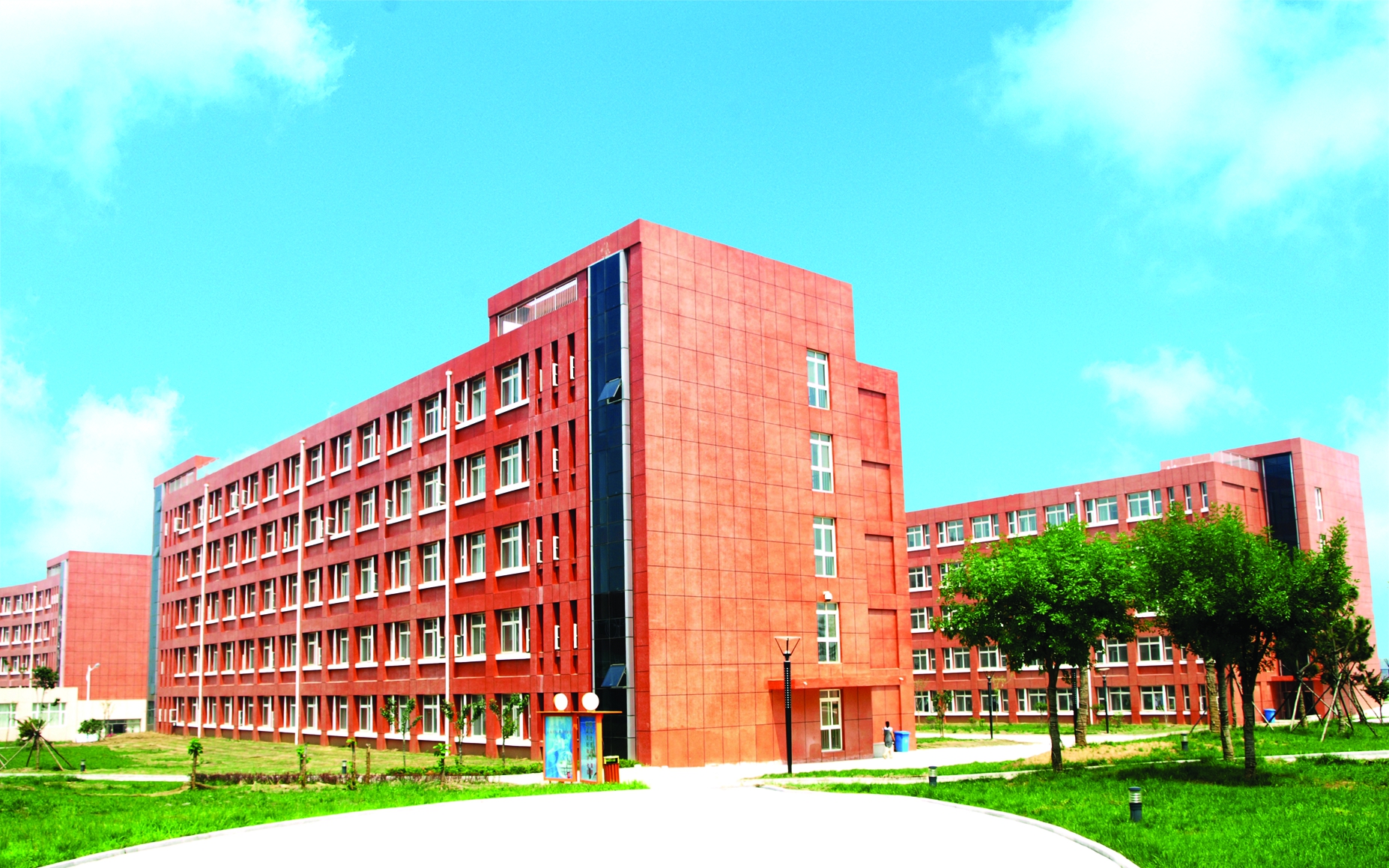 即墨市实验高中