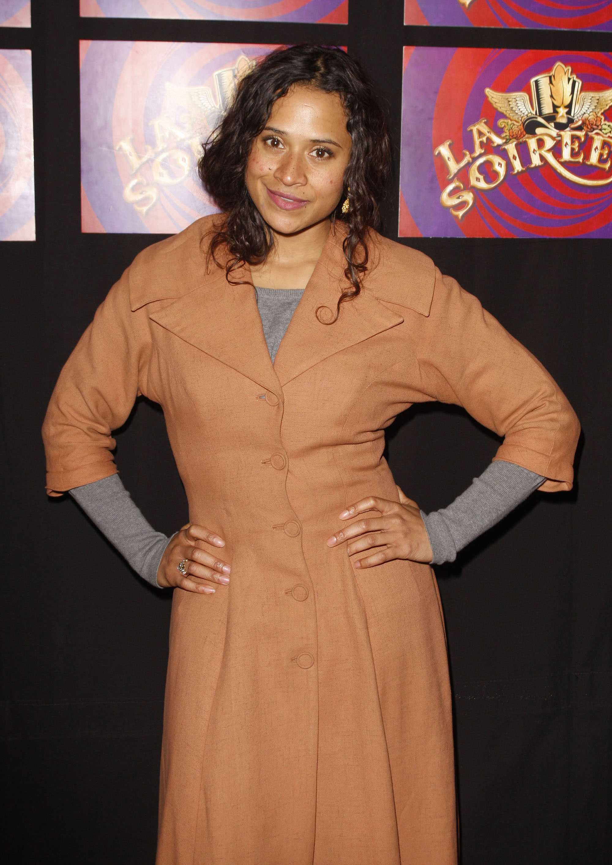  p>安琪儿·库碧(angel coulby),1980年08月30出生于的英国 a target=