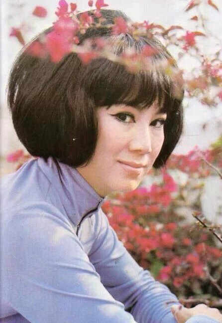  p data-id="gncoh8tqpq">凌波(1939年11月16日—),中国台湾电影演员