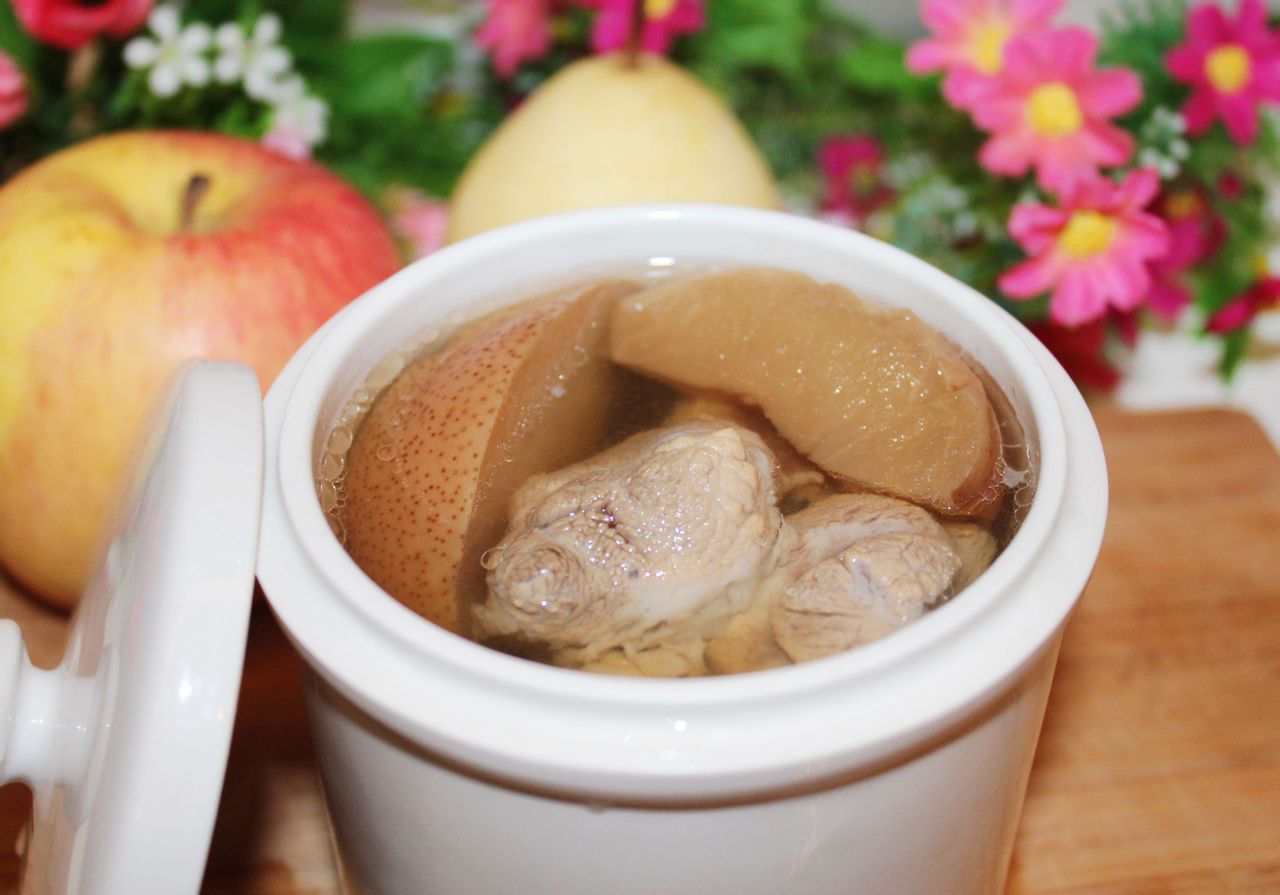 苹果雪梨炖瘦肉