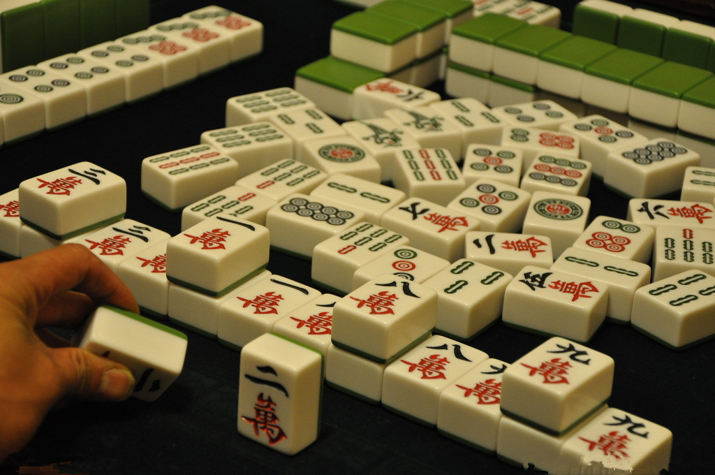 麻将人人会玩，“中发白”的文化内涵，有多少人懂？_百科TA说