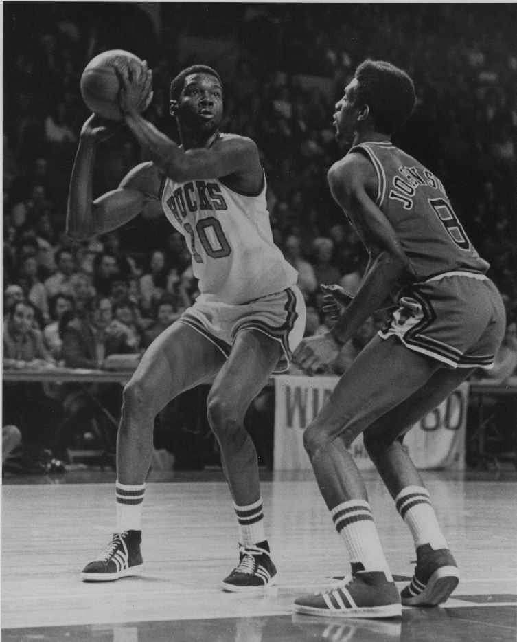  p>鲍伯·丹德里奇(bob dandridge),1947年11月15日出生于美国 a href