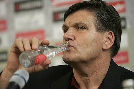  p>汉斯·迈耶(sepp maier),出生于多特蒙德,足球运动员,场上司职门将