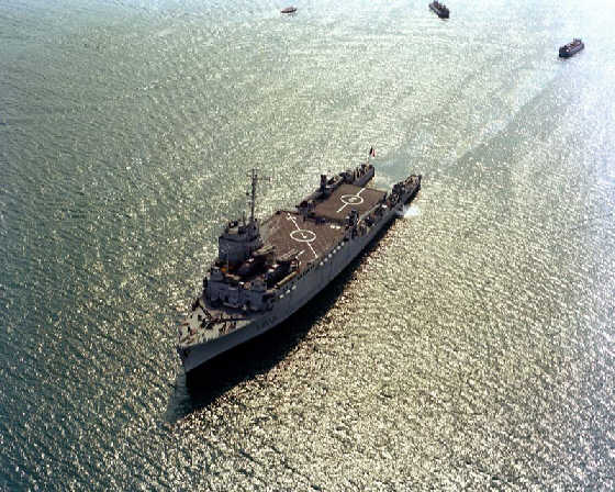 暴风级坞式登陆舰