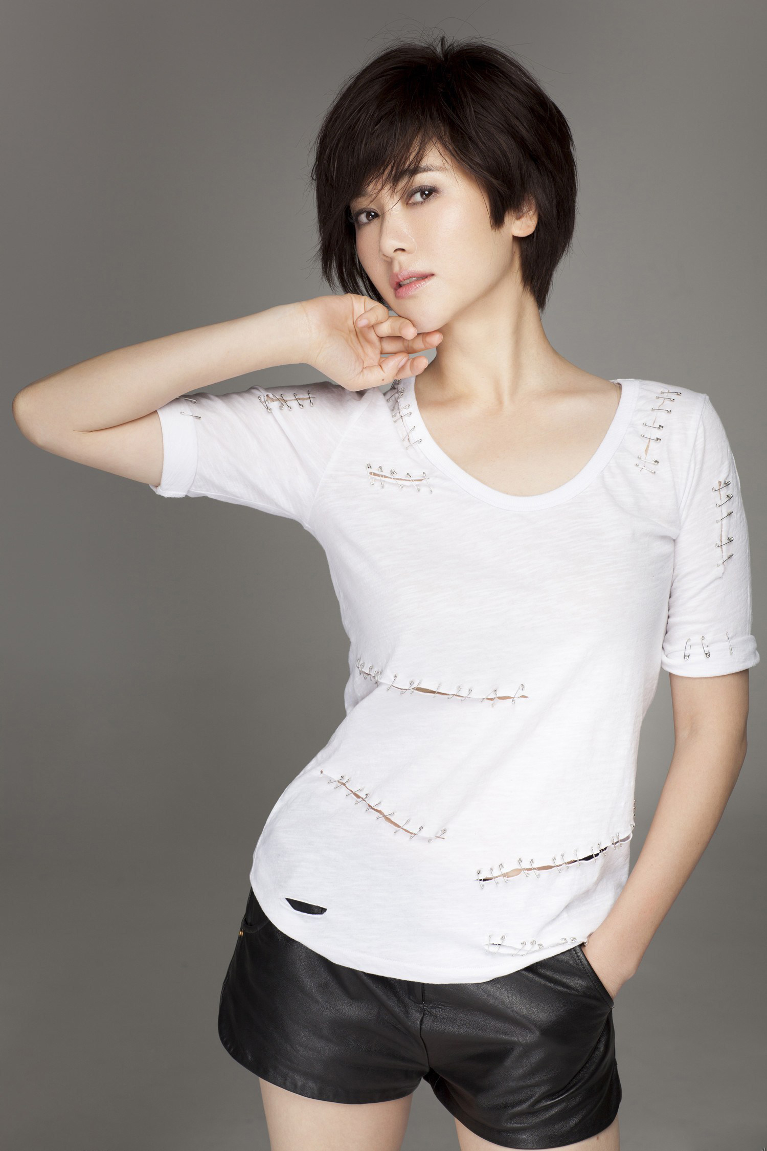  p>左小青,1977年6月25日出生于湖南省长沙市,毕业于 a target="