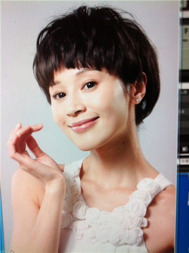 于浙江省金华市浦江县,毕业于浙江省艺术学院越剧表演班,中国女演员