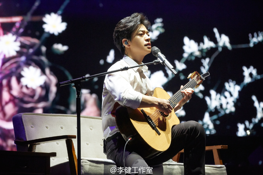 歌手李健