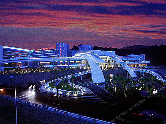 广州翡翠皇冠假日酒店是<a target="