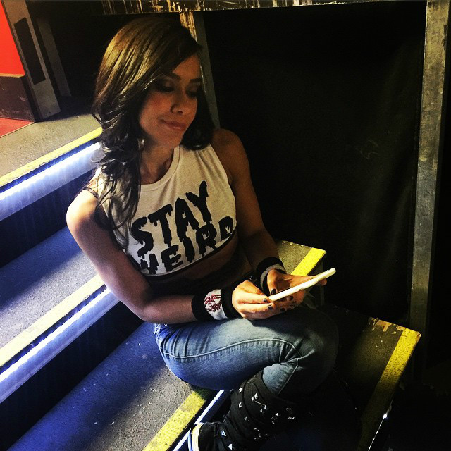  p data-id="gnwg94jn0b">aj lee是一名女子职业摔角手,于2007年首次