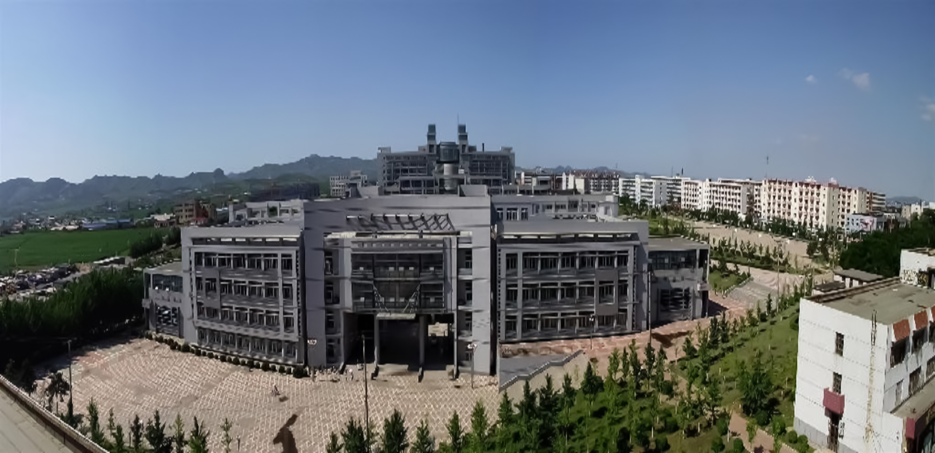 辽宁工业大学