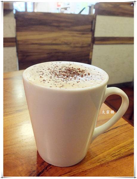 樱桃冰咖啡拿铁