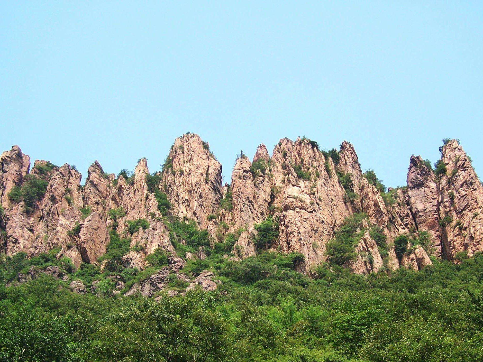 target="_blank" href="/item/伏羲山飞龙峡">伏羲山飞龙峡 /a>景区