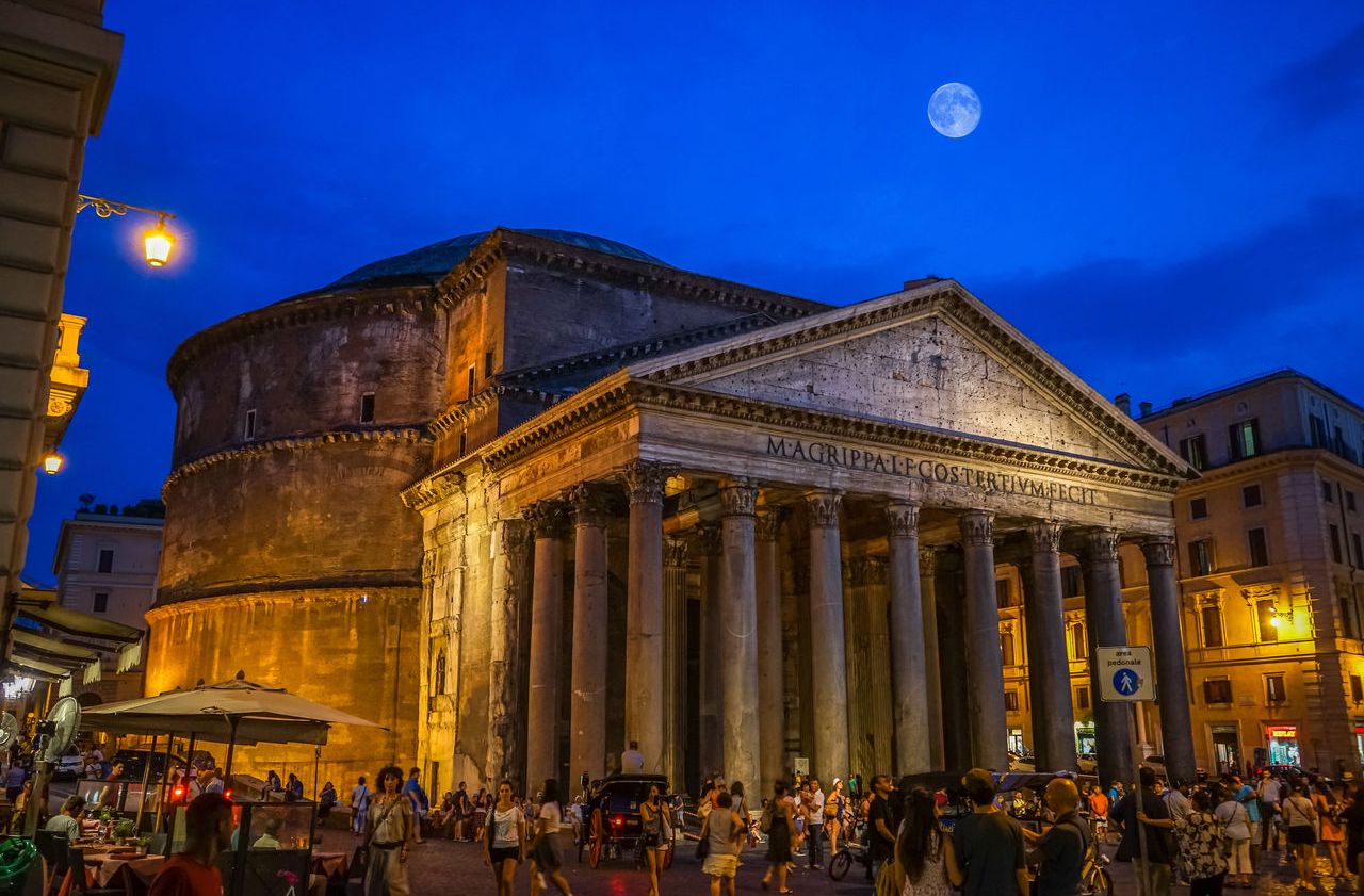 前一世纪,由罗马帝国首任皇帝,奥古斯都·屋大维的女婿阿格里帕建造