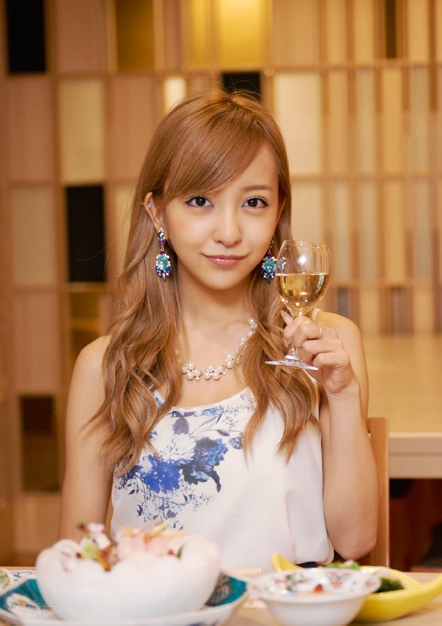 板野友美