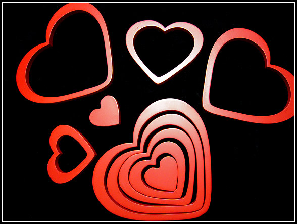  p>立体墙贴也叫立体壁挂,浮雕墙贴,指将人们所喜爱的墙贴立体化,同时