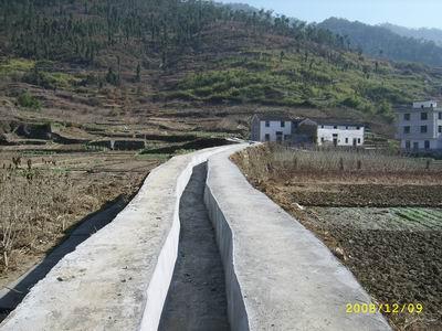  p>排水沟【drainage ditch】指的是将 a href="#" data-lemmaid="