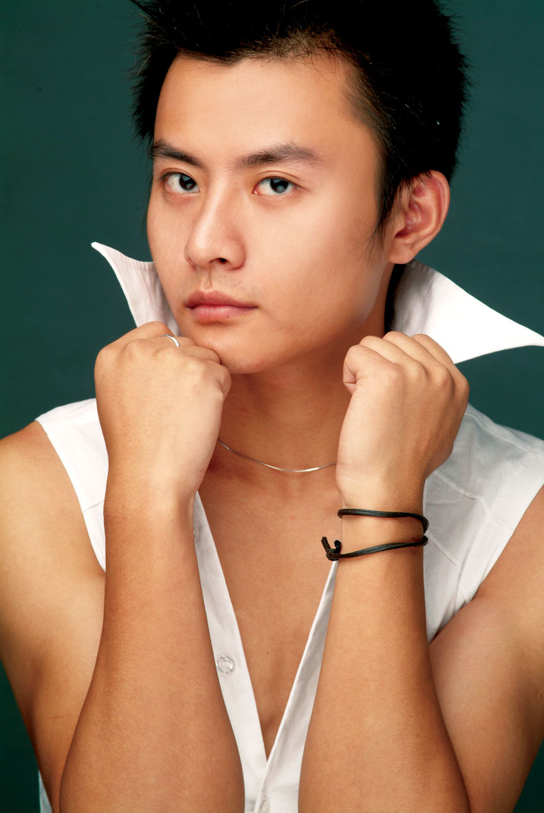  p>顾晓宇,男,江苏南京人,80后新人,帅气与实力并存, a target="