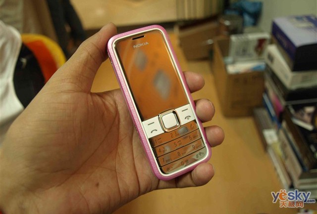  p>诺基亚7310c是2008年05月上市的手机,采用直板设计,拥有一块 2.