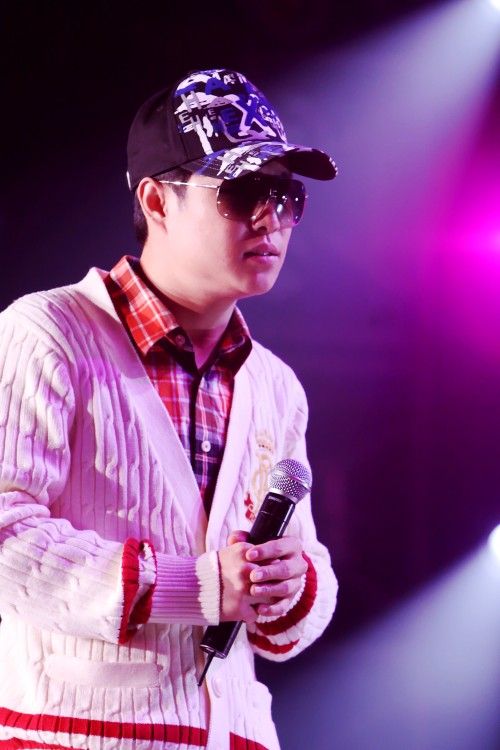 ">《我只是个传说》是由 a target="_blank" href="/item/陈旭/28591"