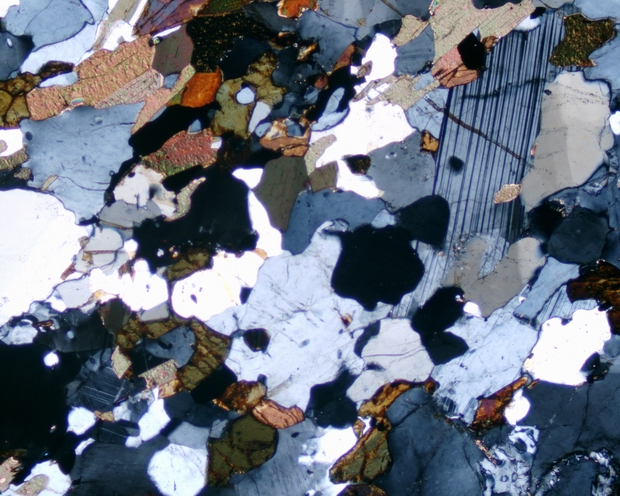  p>花岗闪长岩(granodiorite)是一种 a href="#" data-lemmaid="