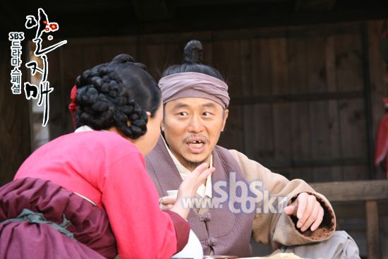  p>李文植,1967年11月13日出生于韩国全罗北道.韩国演员.