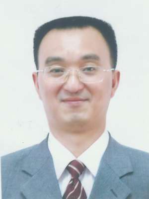 1964年生于四川安岳县,现为四川省安岳实验中学政治课教师,历任校教务