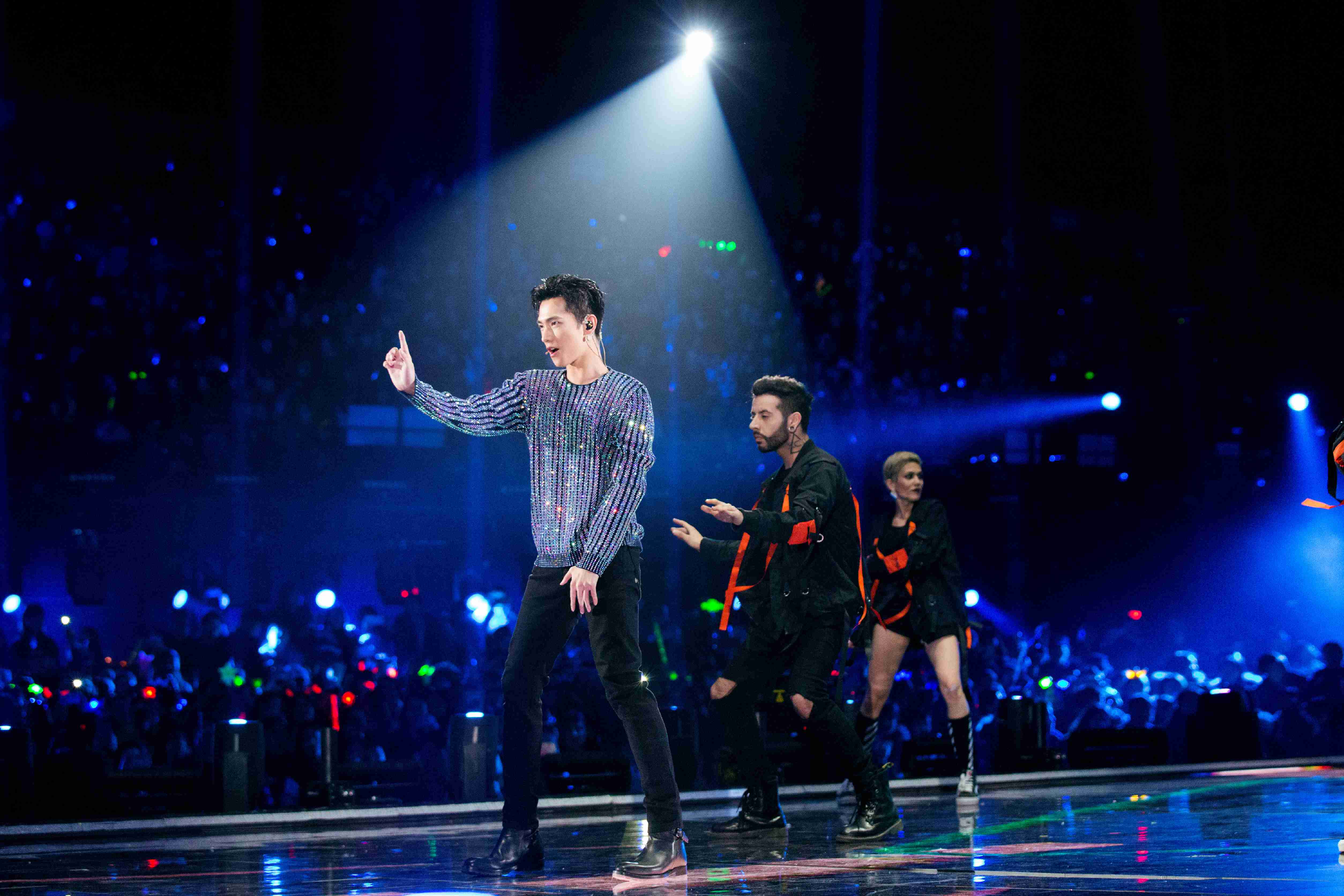  p>杨洋,1991年9月9日出生于上海,籍贯安徽合肥,毕业于中国人民解放军