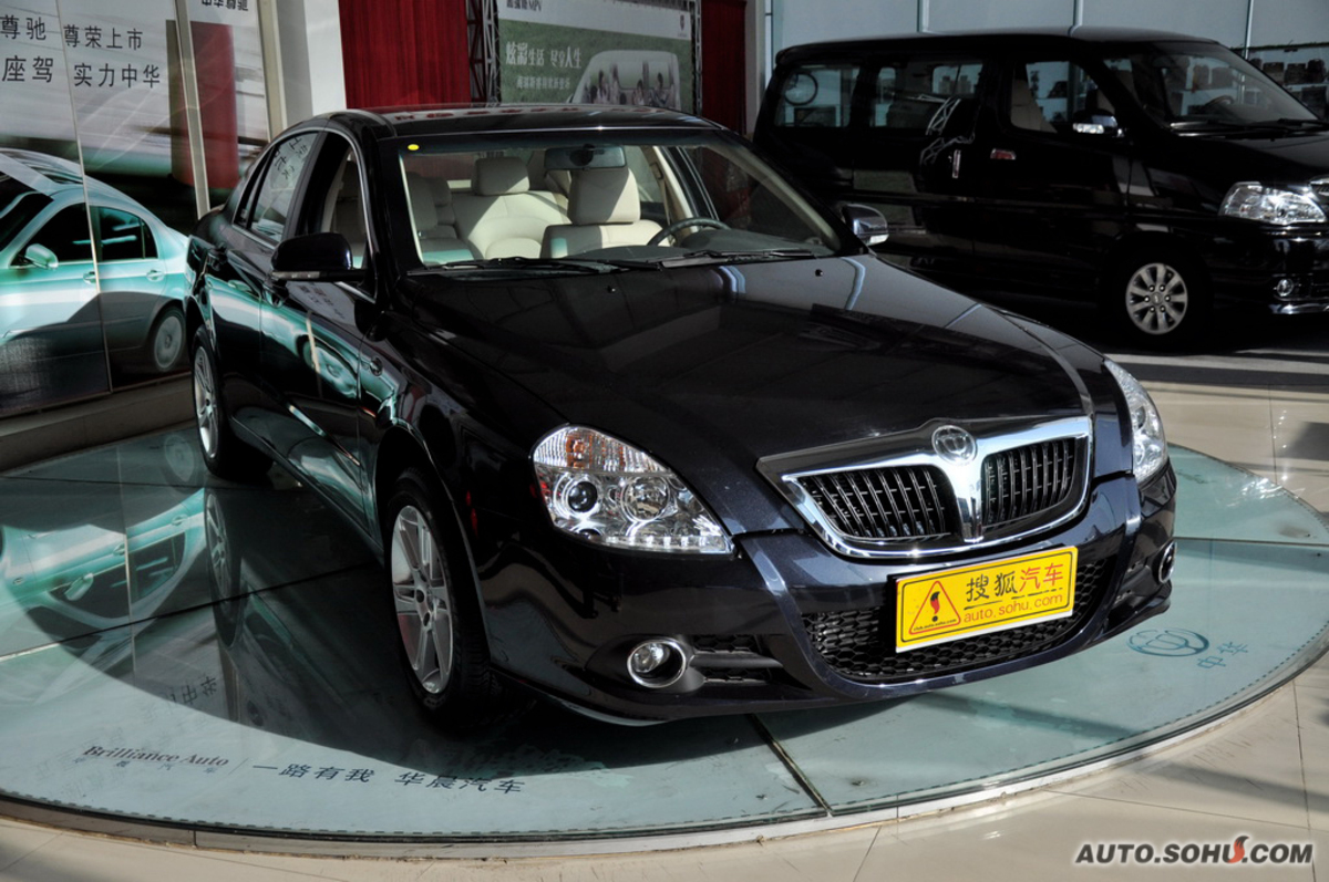  p>2004年12月15日,由华晨中华汽车有限公司全力打造的"尊驰"系列轿车