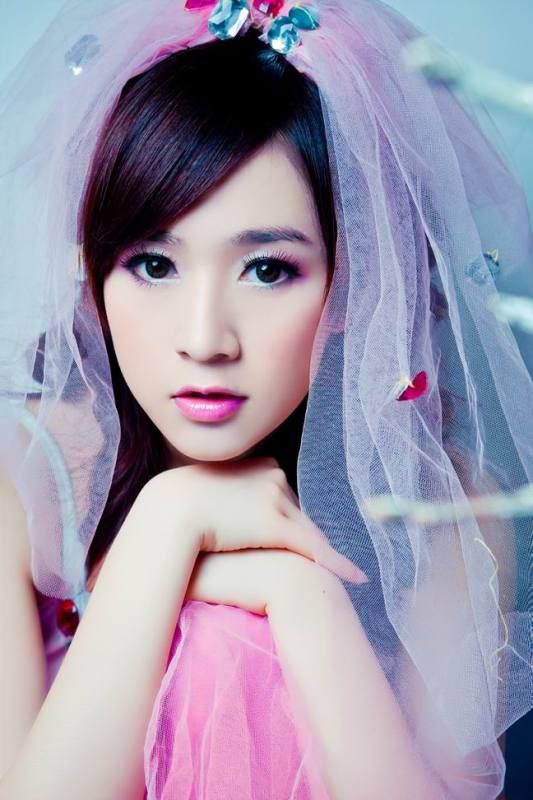  p>项瑾,1985年5月16日出生于湖北省武汉市,中国内地女演员.