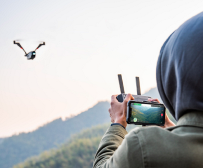 b24">v-coptr falcon(猎鹰)是零零科技自主研发的首款v型双旋翼无人机