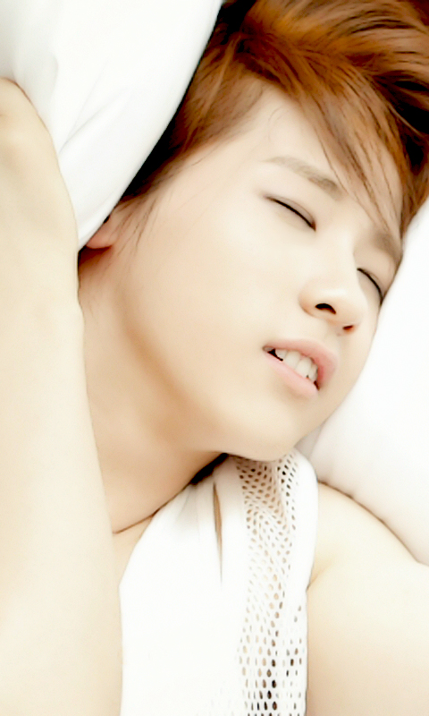  p>申东佑(         ),艺名信宇(      ),1991年6月16日出生于韩国忠