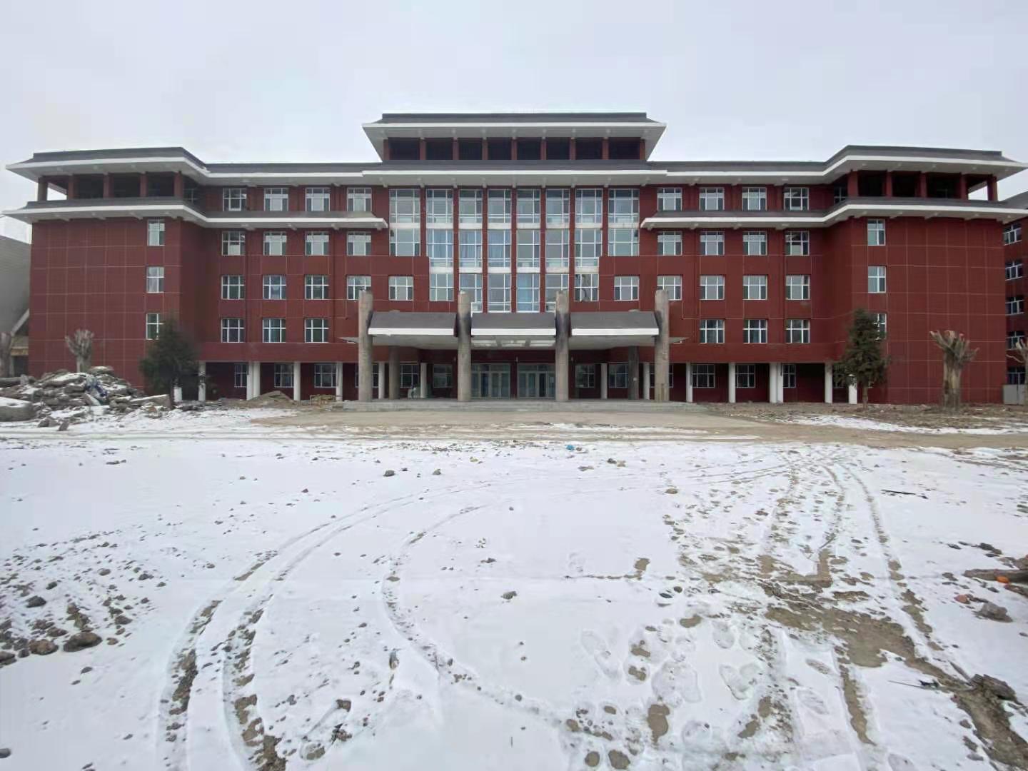 大庆市思凯乐高级中学