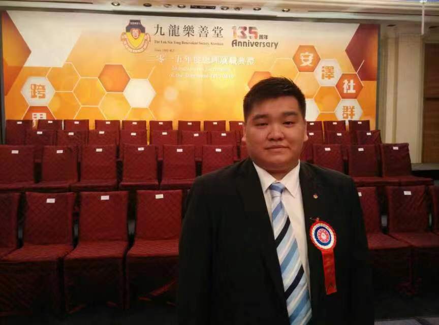 data-id="tsli8bjtfmen">陈嘉华,(英文名:jeffrey chan),生在中国香港