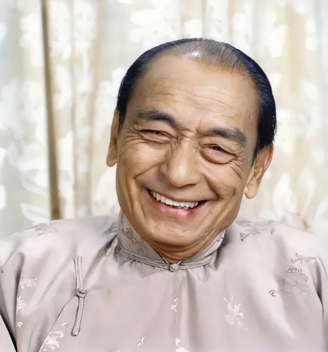 24),香港著名老牌电影演员及粤剧老倌,生于广西,曾受大学教育,亦为