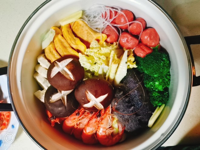  p>什锦暖锅又名十锦火锅.