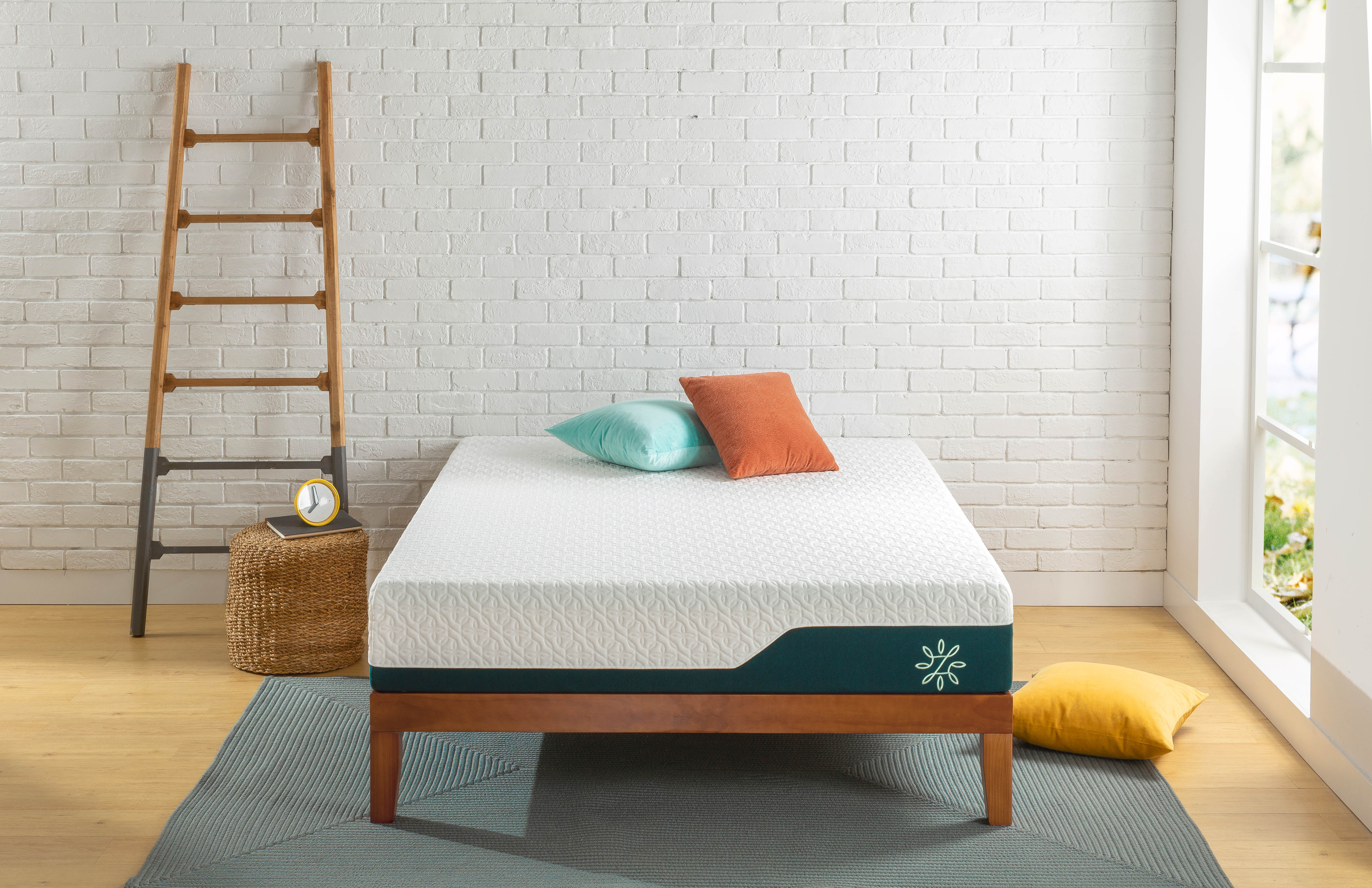 0qb">1是一家起步于美国市场的全球化在线室内家具领军上市品牌