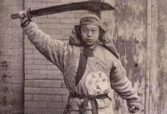 清朝“义和团”如何一步步从普通百姓，变成神明在人间的化身_百科TA说