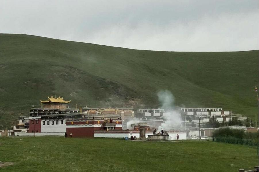 察干尼玛外香寺