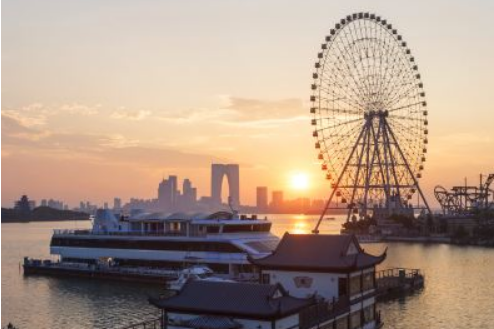  p>金鸡湖游船位于游船取票地点:月光码头苏州市观枫街1号文化艺术