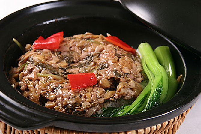 肉饼梅菜煲仔饭