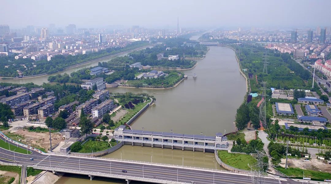  p>江都引江水利枢纽工程位于 a target="_blank" href="/item/仙女镇