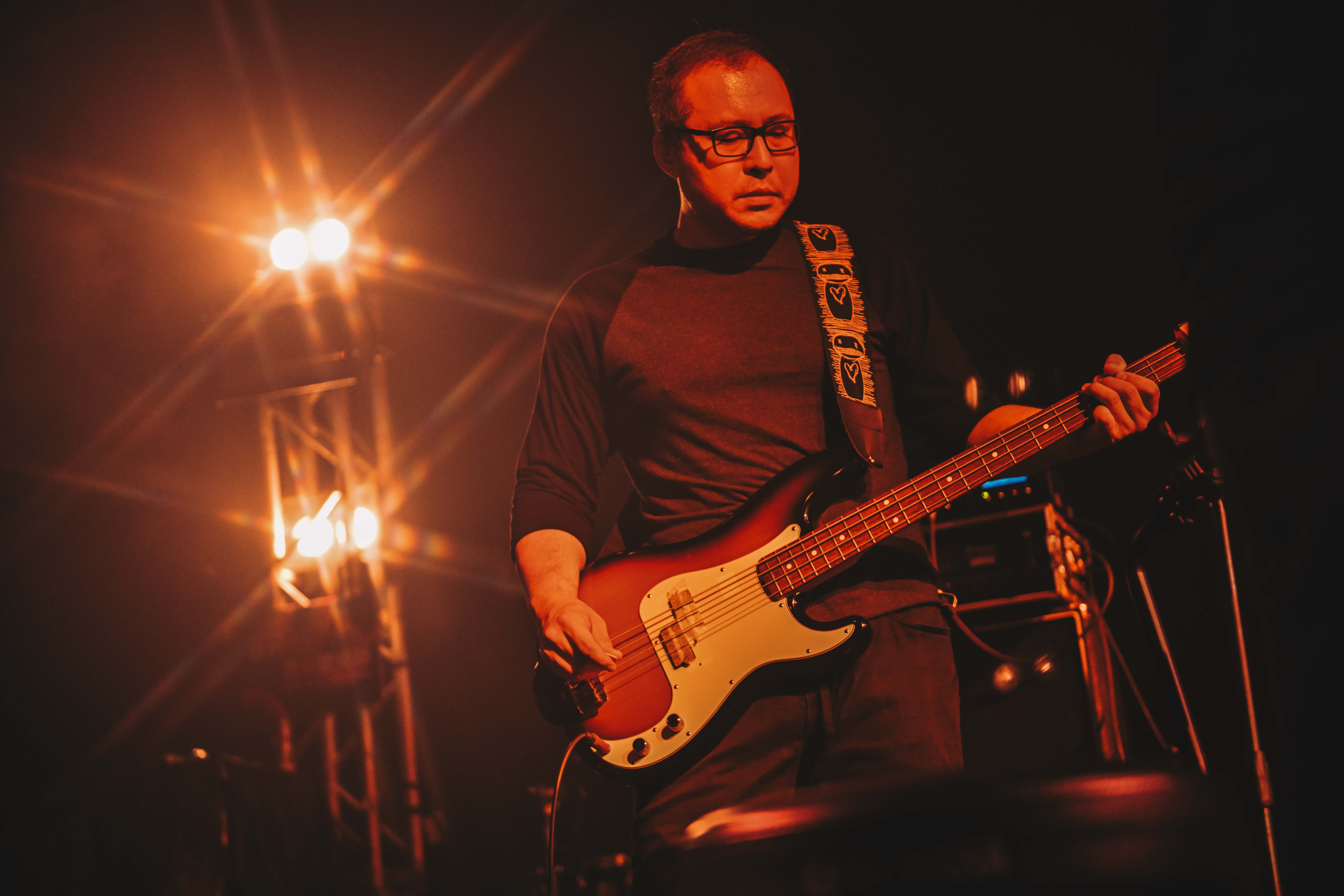 tcaed">惘闻乐队 i>(wang wen) /i>,中国器乐摇滚乐队,由吉他手谢玉岗