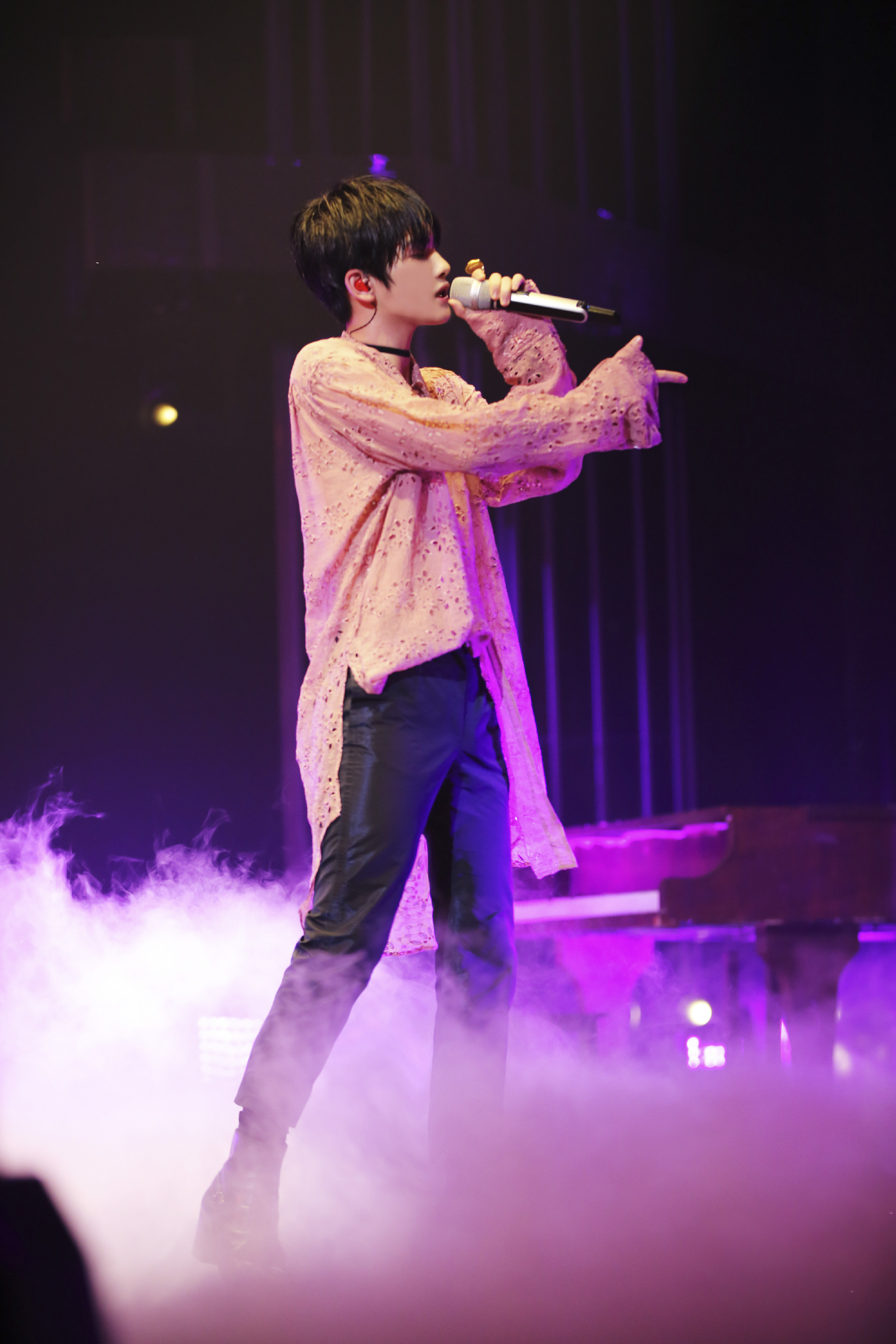  p>周震南(vin),2000年6月21日出生于重庆市,中