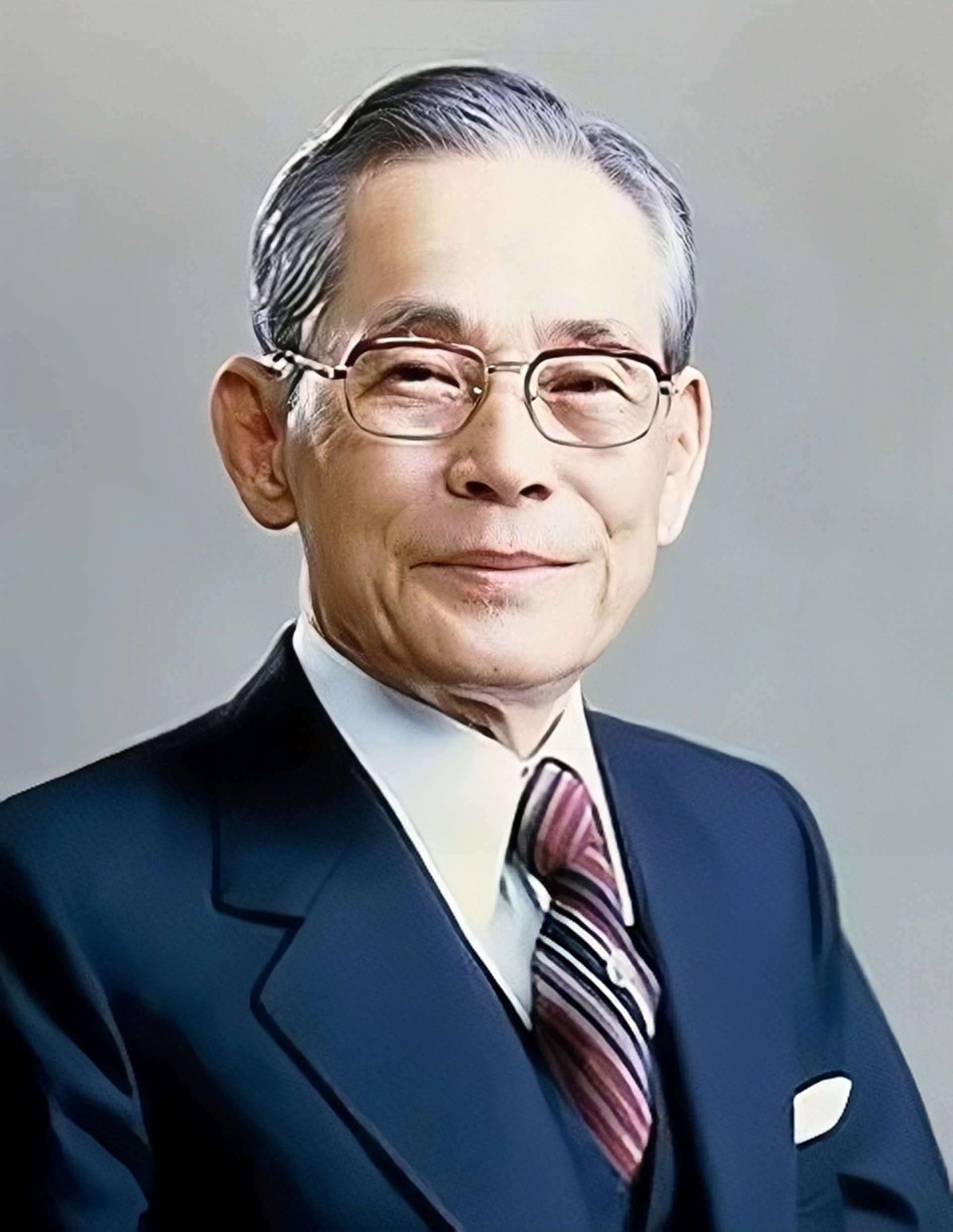 4otrnv">李秉喆(1910年2月12日—1987年11月19日),韩国三星集团创始人