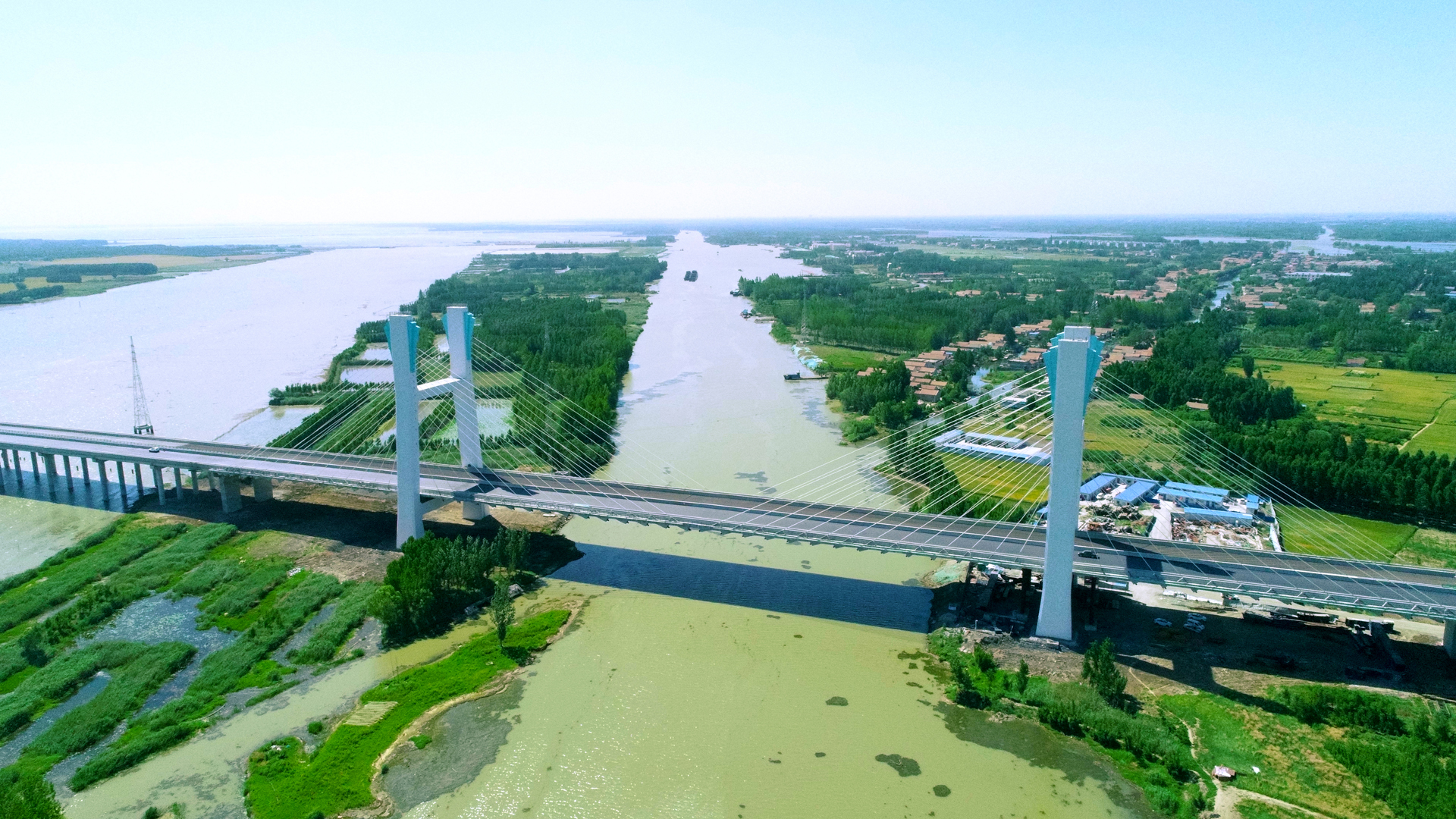 跨微山湖特大桥