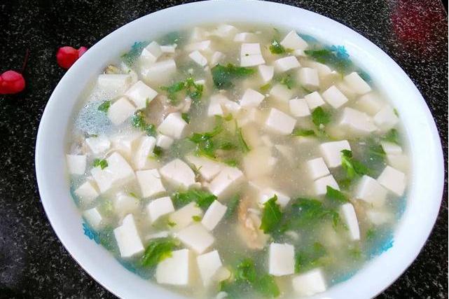 荠菜肉片豆腐汤