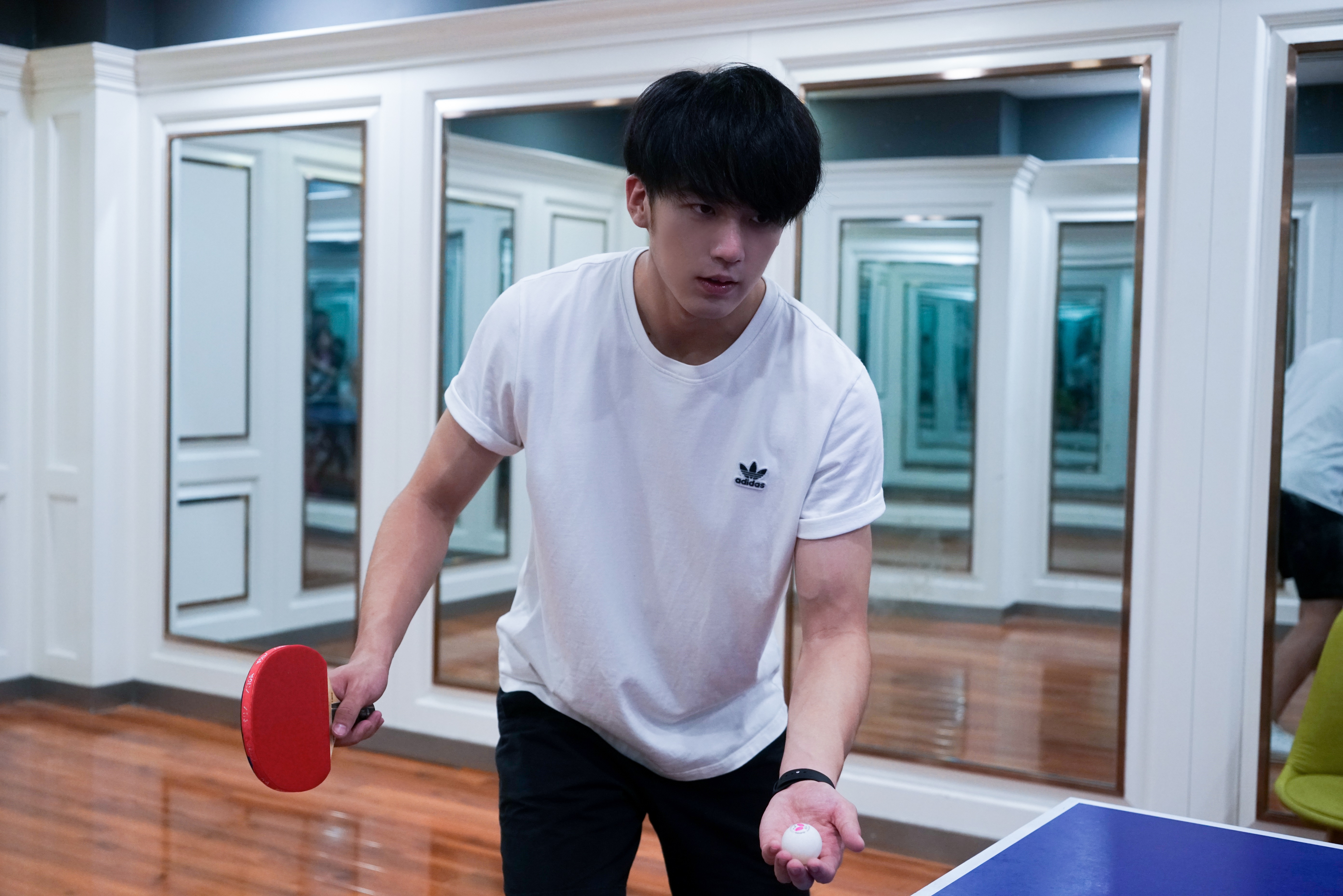  p>卢东旭,1998年8月24日出生于河北省,中国内地